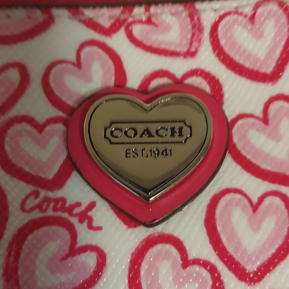 Authentic XL Coach Pink Heart Patterned Makeup Bag NWOT - Picture 2 of 5